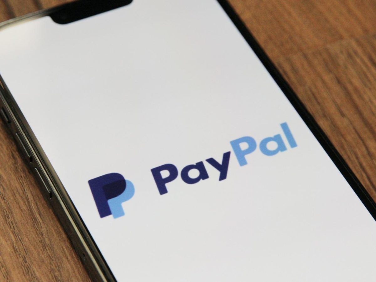 7amleh collaborates with 11 Congress Members to send a letter to PayPal urging them to open their services up in the oPt.